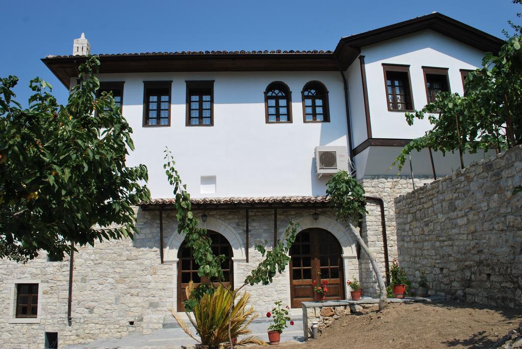 Boutique Hotel Muzaka 培拉特 外观 照片