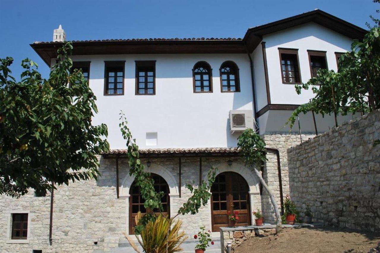 Boutique Hotel Muzaka 培拉特 外观 照片