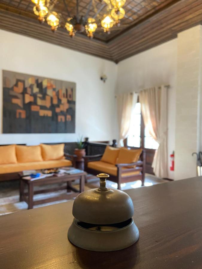 Boutique Hotel Muzaka 培拉特 外观 照片