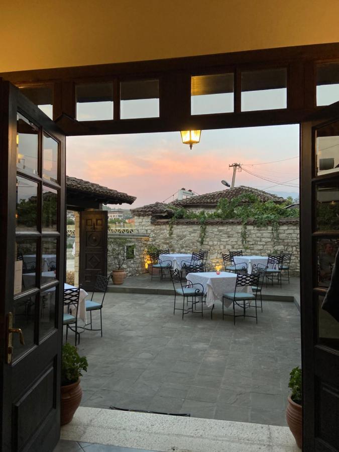 Boutique Hotel Muzaka 培拉特 外观 照片