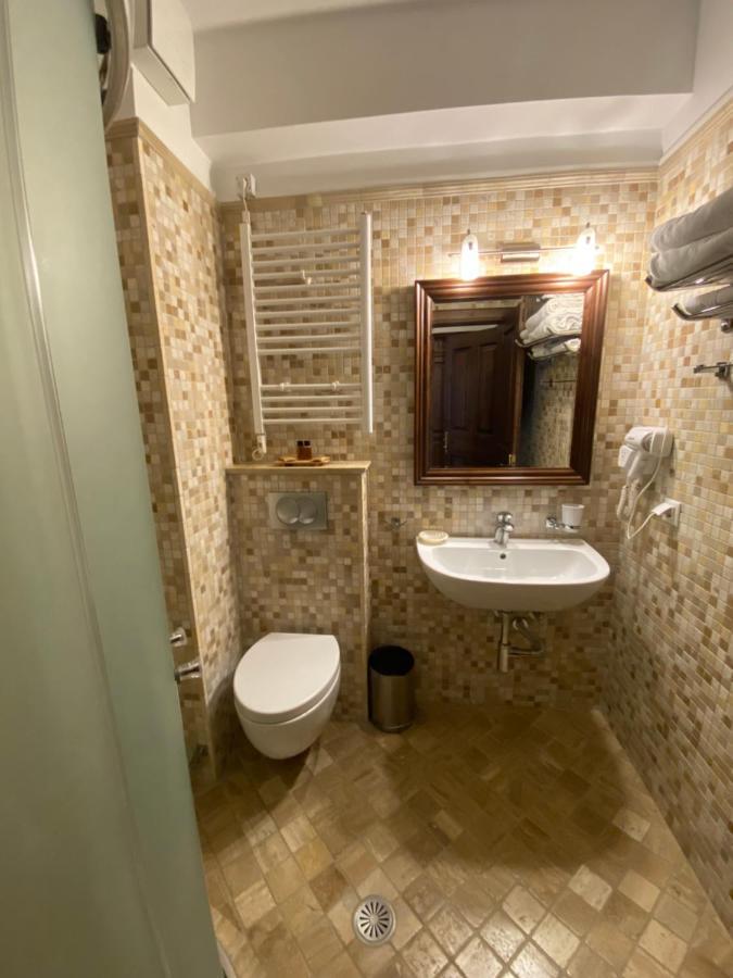Boutique Hotel Muzaka 培拉特 外观 照片
