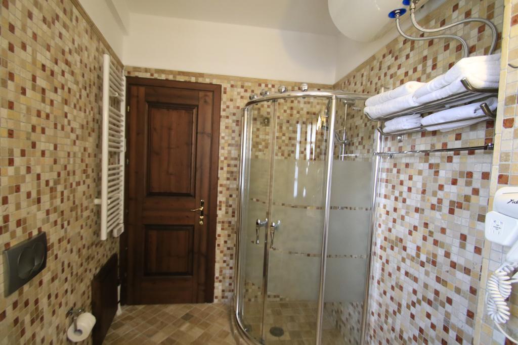 Boutique Hotel Muzaka 培拉特 外观 照片